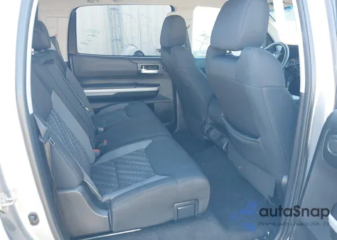 2019 Toyota Tundra Sr5 5.7L V8 z USA, uszkodzony, nr VIN 5TFDW5F16KX824818